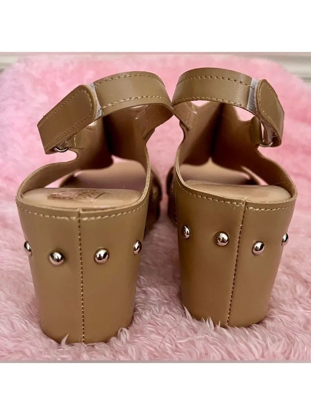 Stylish Wedge Sandals in Caramel - Picture 8 of 15